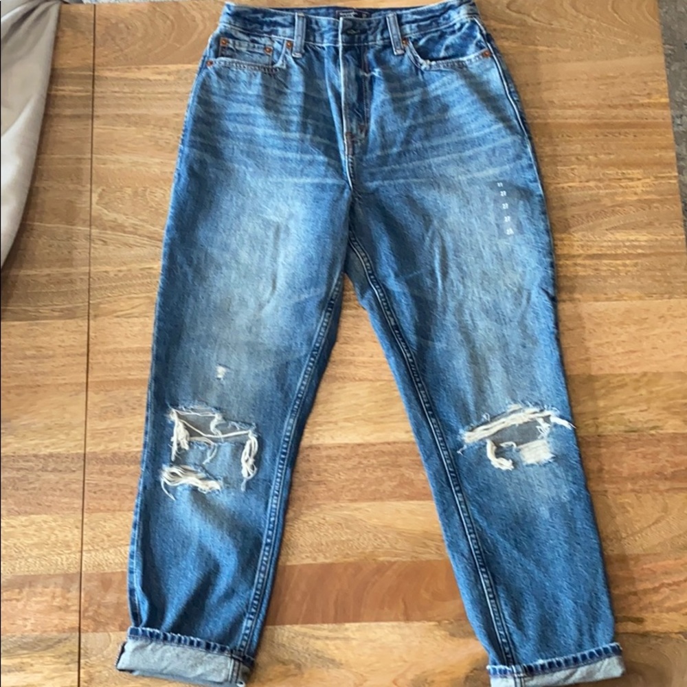 A&F Ankle Girlfriend Distressed Jean